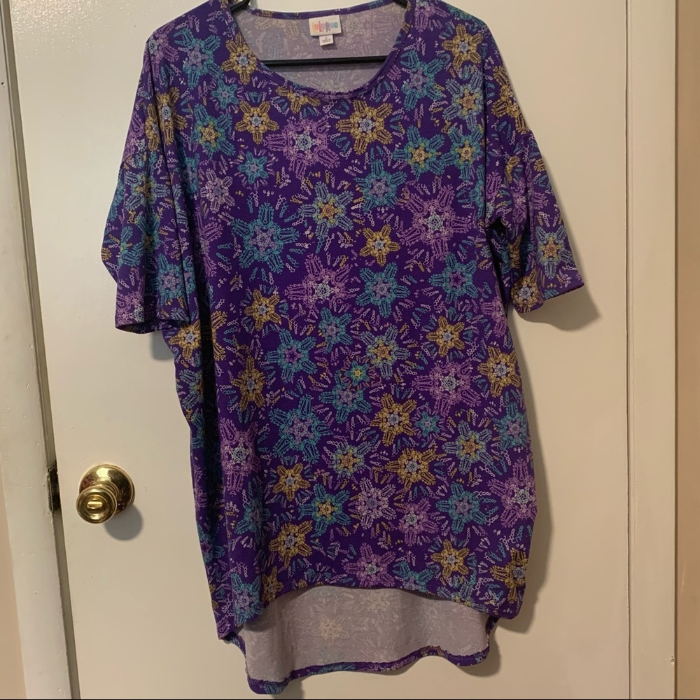 3/$15 Lularoe Irma - Size Small